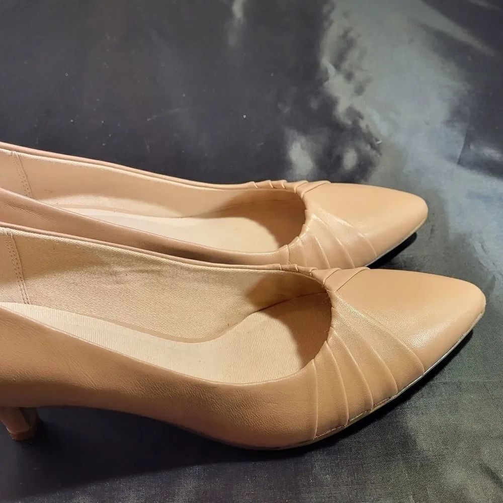 CLARKS COLLECTION ULTIMATE COMFORT SHOES - Picture 11 of 15